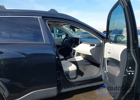 2024 Toyota Corolla Cross Xle z USA, uszkodzony, nr VIN 7MUDAAAG3RV116454